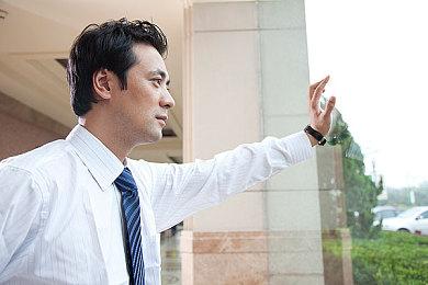 《龙之信条2》全新截图 酷帅战斗狂虐众多怪物